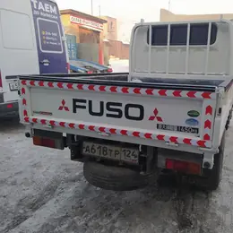 Оформление торговой точки наклейками на стекло